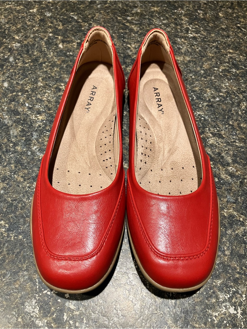 Women’s ARRAY Cascades Red Slip-On Extra Comfort Flats / shoes size 8